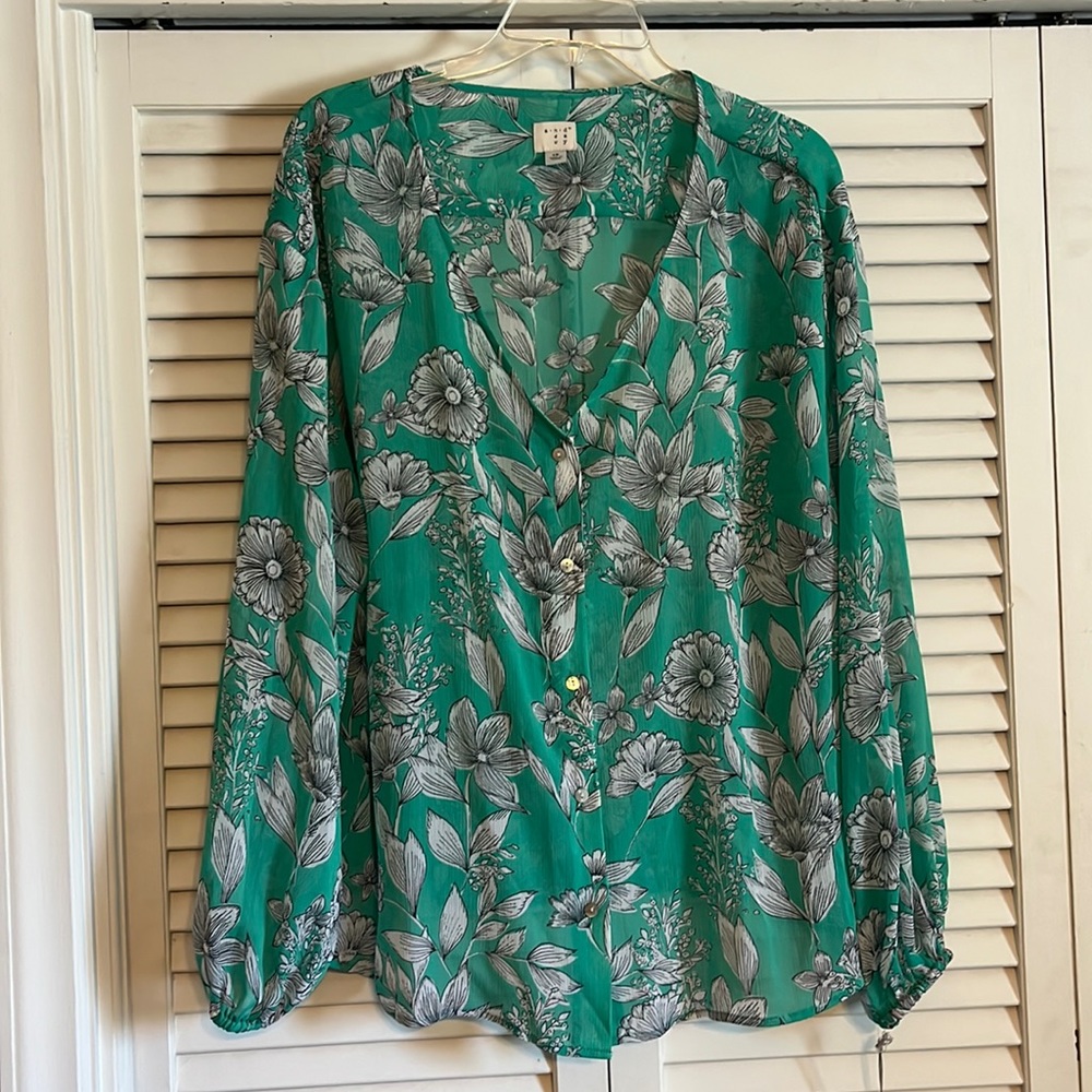 A new day size 1x top